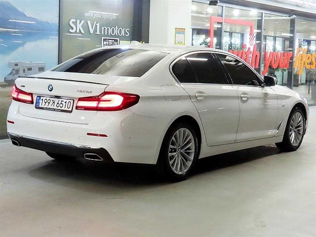 BMW 5시리즈 5시리즈 (G30) 523d xDrive 럭셔리 이미지 4