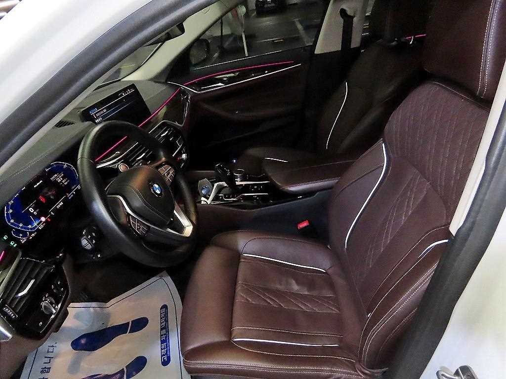 BMW 5시리즈 5시리즈 (G30) 523d xDrive 럭셔리 이미지 6