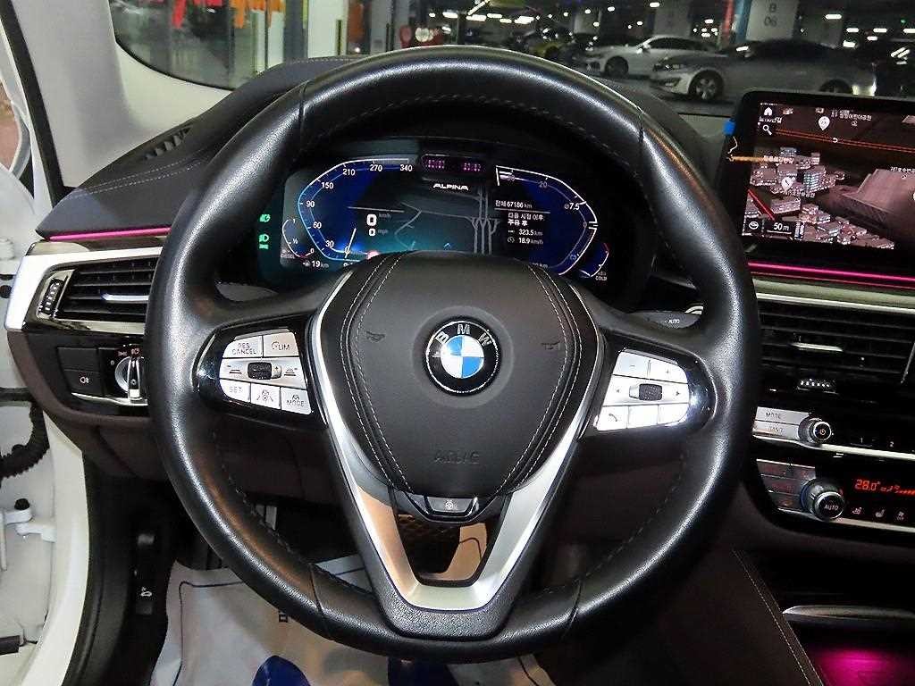 BMW 5시리즈 5시리즈 (G30) 523d xDrive 럭셔리 이미지 8