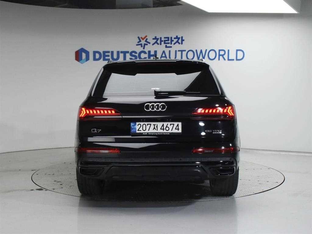 아우디 Q7 Q7 (4M) 55 TFSI 콰트로 프리미엄 이미지 4