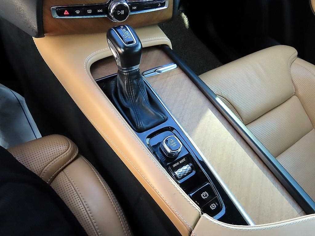 볼보 XC90 XC90 2세대 2.0 D5 AWD 인스크립션 이미지 11