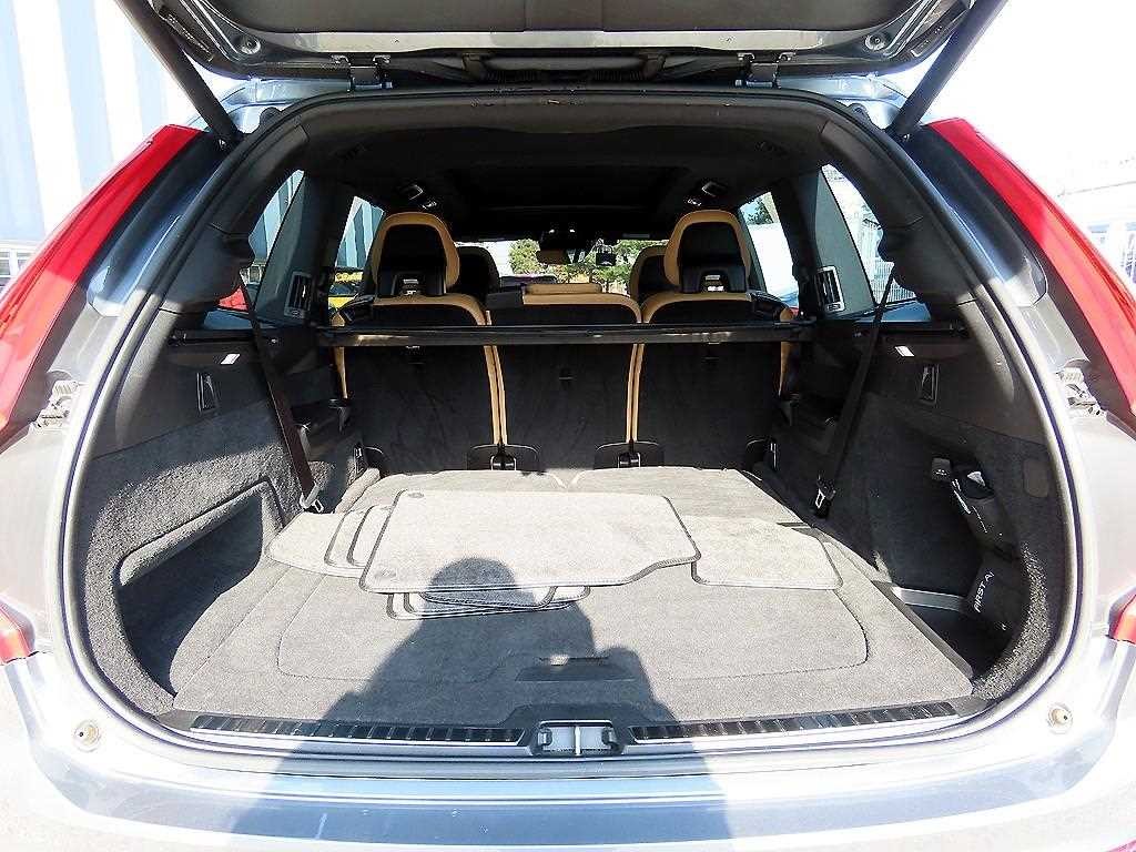 볼보 XC90 XC90 2세대 2.0 D5 AWD 인스크립션 이미지 17