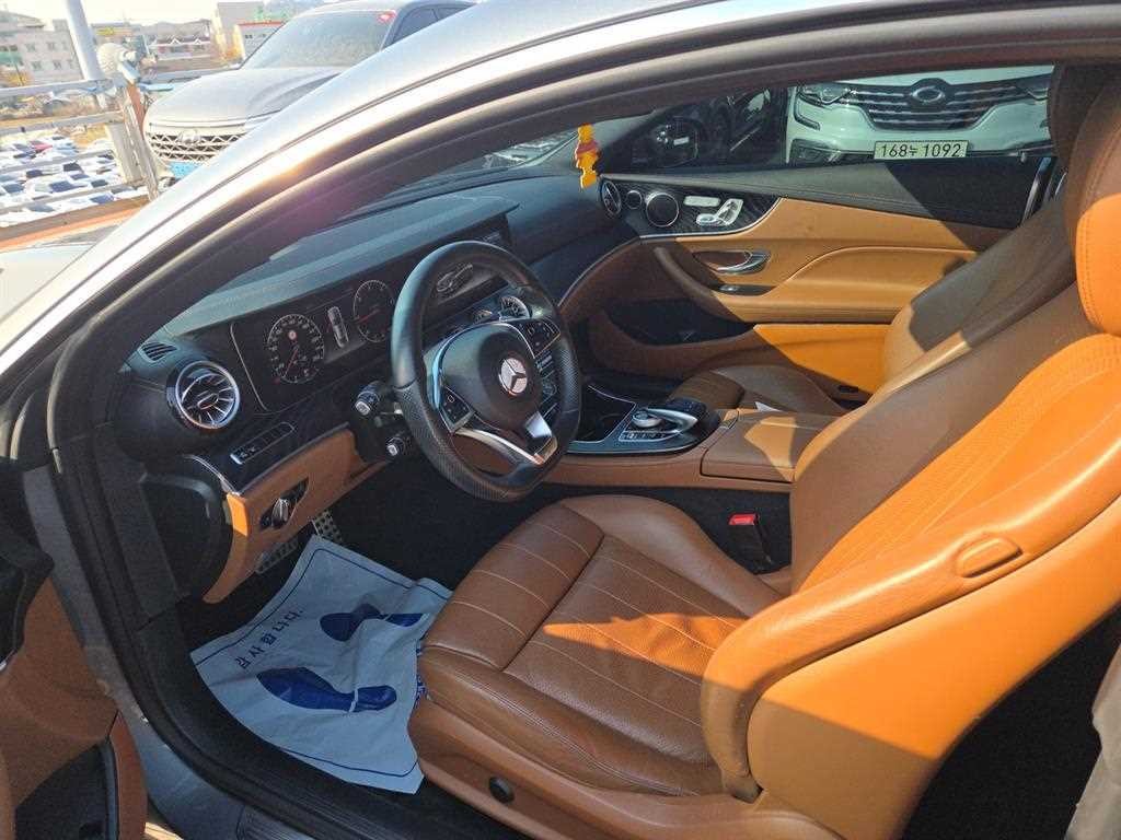 벤츠 E 클래스 E-클래스 W213 E220d 쿠페 이미지 7