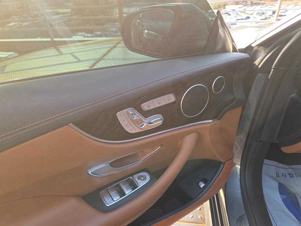 벤츠 E 클래스 E-클래스 W213 E220d 쿠페 이미지 8