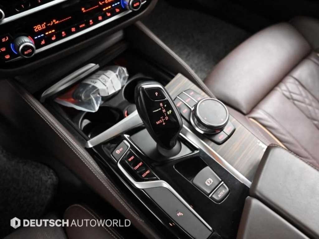 BMW 5시리즈 5시리즈 (G30) 530i 럭셔리 플러스 이미지 9