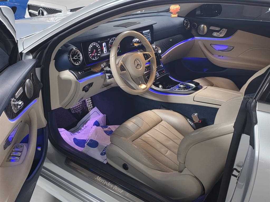 벤츠 E 클래스 E-클래스 W213 E220d 쿠페 이미지 12