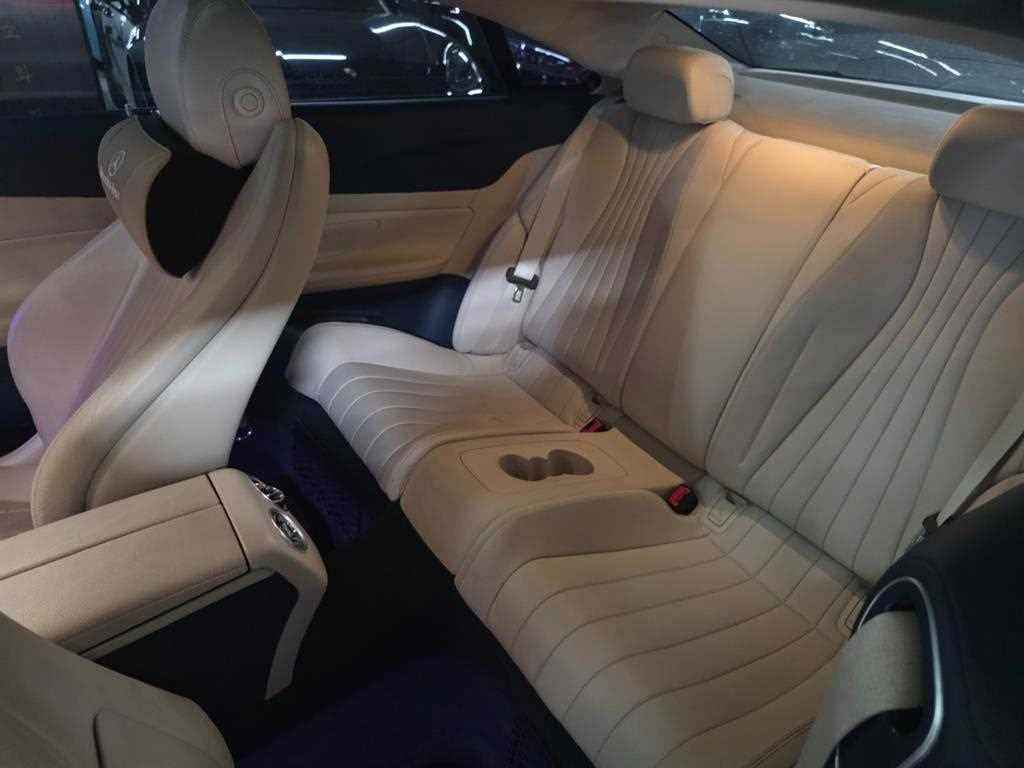 벤츠 E 클래스 E-클래스 W213 E220d 쿠페 이미지 13