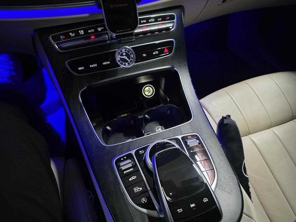 벤츠 E 클래스 E-클래스 W213 E220d 쿠페 이미지 14