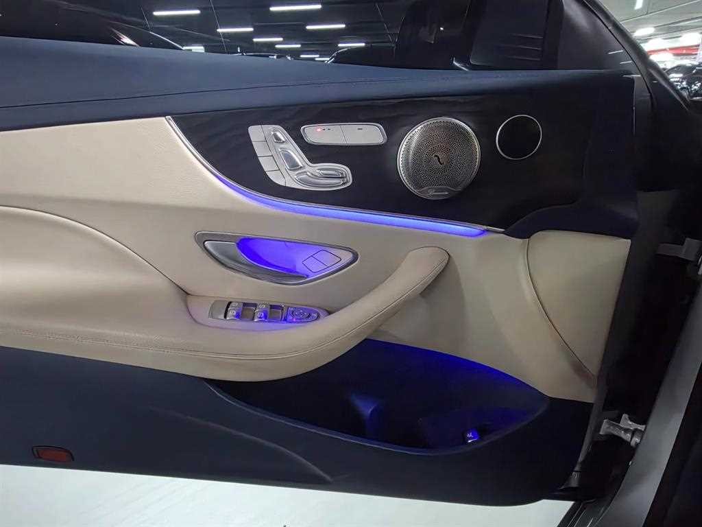 벤츠 E 클래스 E-클래스 W213 E220d 쿠페 이미지 15