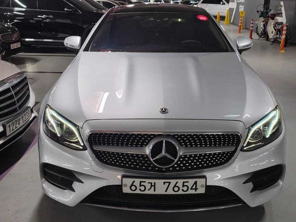 벤츠 E 클래스 E-클래스 W213 E220d 쿠페 이미지 2