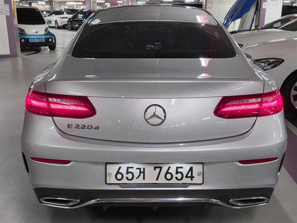 벤츠 E 클래스 E-클래스 W213 E220d 쿠페 이미지 6