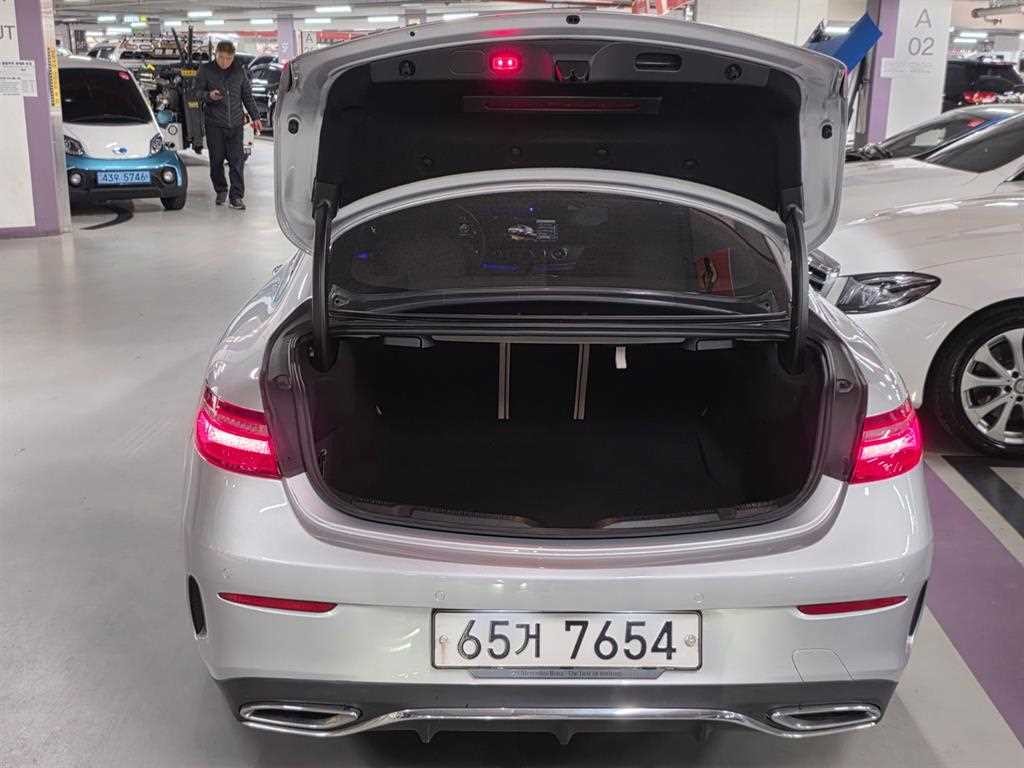 벤츠 E 클래스 E-클래스 W213 E220d 쿠페 이미지 7