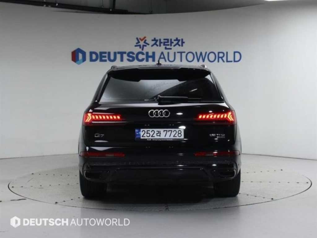 아우디 Q7 Q7 (4M) 55 TFSI 콰트로 프리미엄 이미지 4