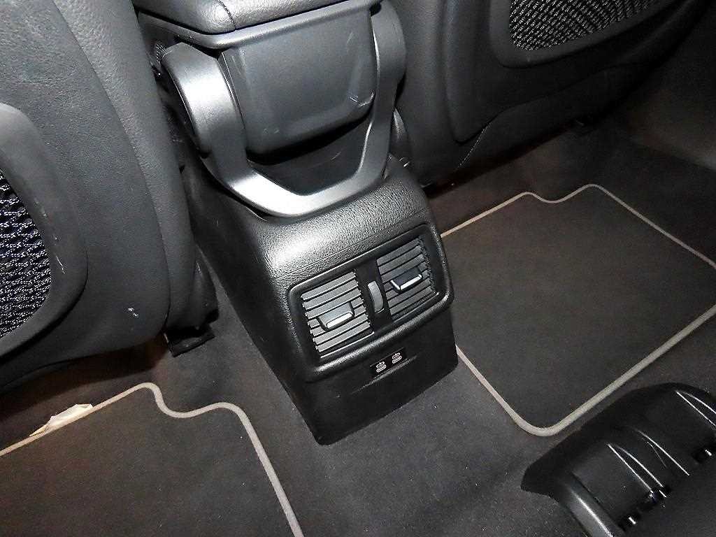 BMW X1 X1 (F48) xDrive 20i xLine 스페셜에디션 이미지 15