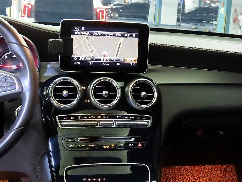 벤츠 GLC 클래스 GLC클래스 X253 GLC 220 d 4MATIC 프리미엄 쿠페 이미지 11