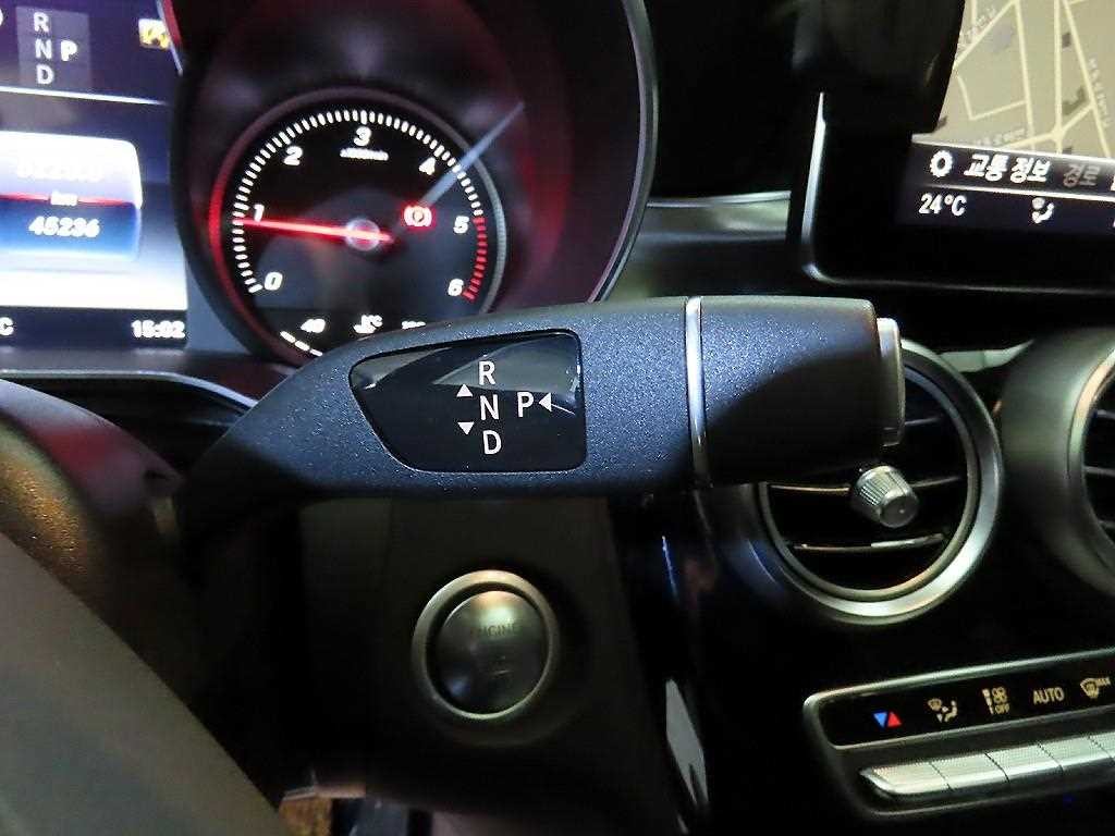 벤츠 GLC 클래스 GLC클래스 X253 GLC 220 d 4MATIC 프리미엄 쿠페 이미지 12