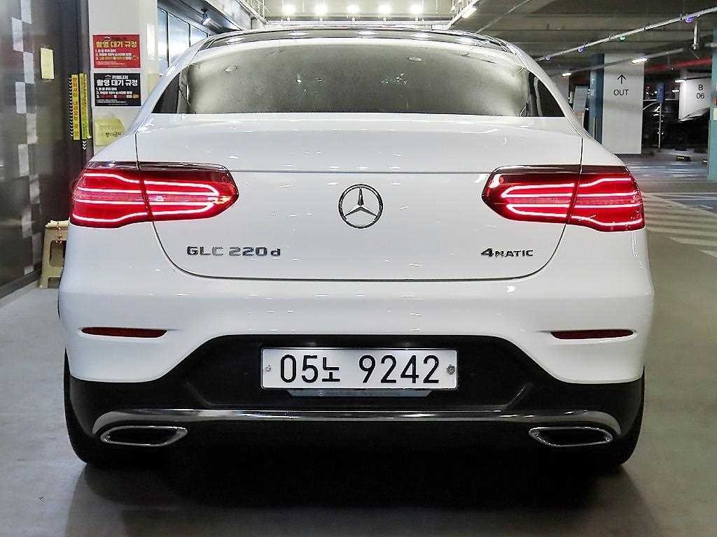벤츠 GLC 클래스 GLC클래스 X253 GLC 220 d 4MATIC 프리미엄 쿠페 이미지 5