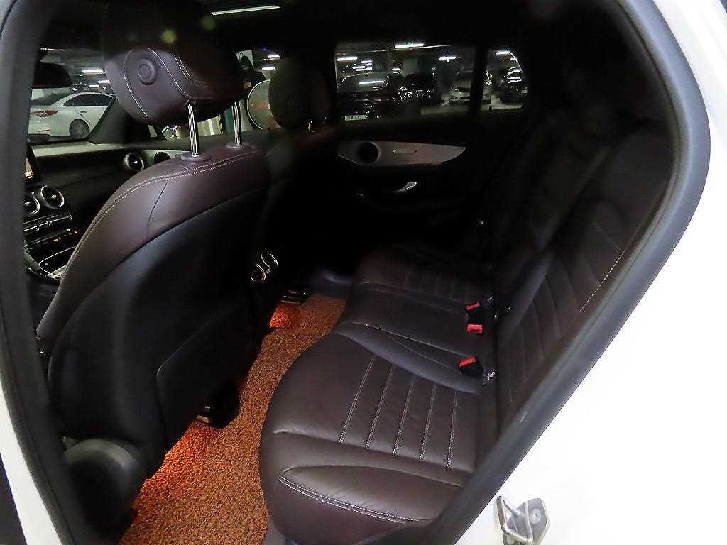 벤츠 GLC 클래스 GLC클래스 X253 GLC 220 d 4MATIC 프리미엄 쿠페 이미지 7