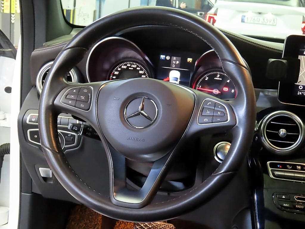 벤츠 GLC 클래스 GLC클래스 X253 GLC 220 d 4MATIC 프리미엄 쿠페 이미지 8