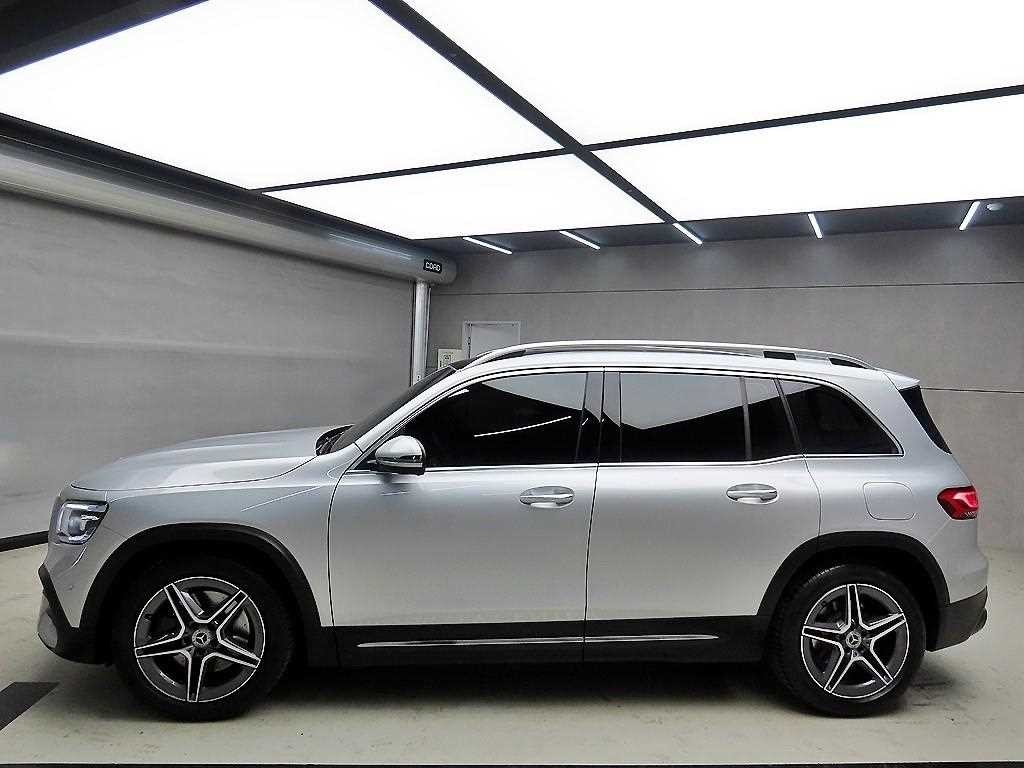 벤츠 GLB 클래스 GLB클래스 X247 GLB 250 4MATIC 이미지 4