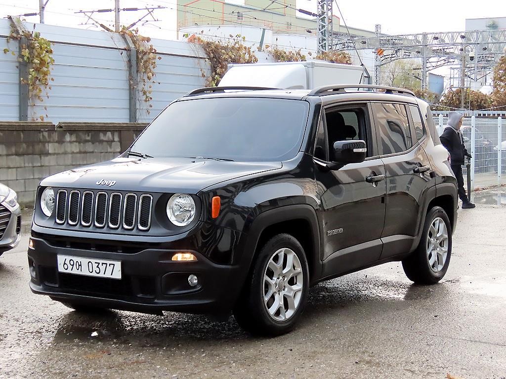 지프 레니게이드 2.4 론지튜드 이미지 2