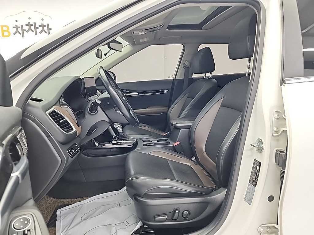 기아 셀토스 가솔린 1.6 터보 4WD 시그니처 이미지 11