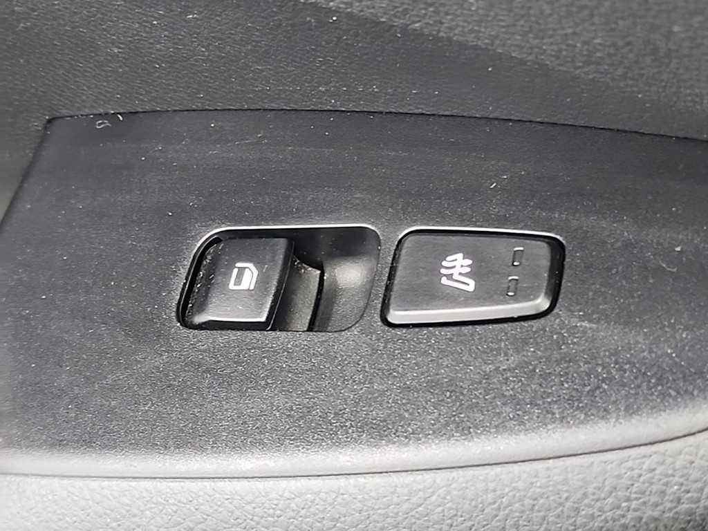 기아 셀토스 가솔린 1.6 터보 4WD 시그니처 이미지 14