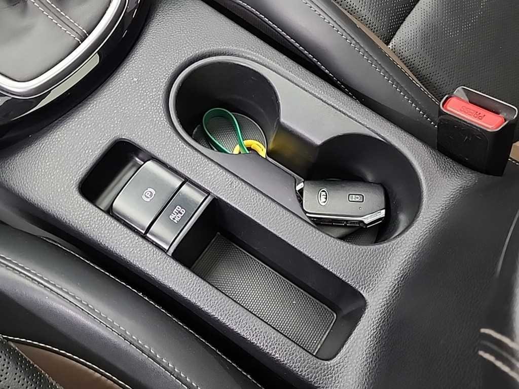 기아 셀토스 가솔린 1.6 터보 4WD 시그니처 이미지 18