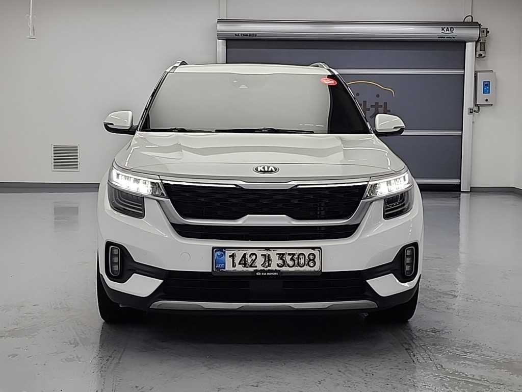 기아 셀토스 가솔린 1.6 터보 4WD 시그니처 이미지 2