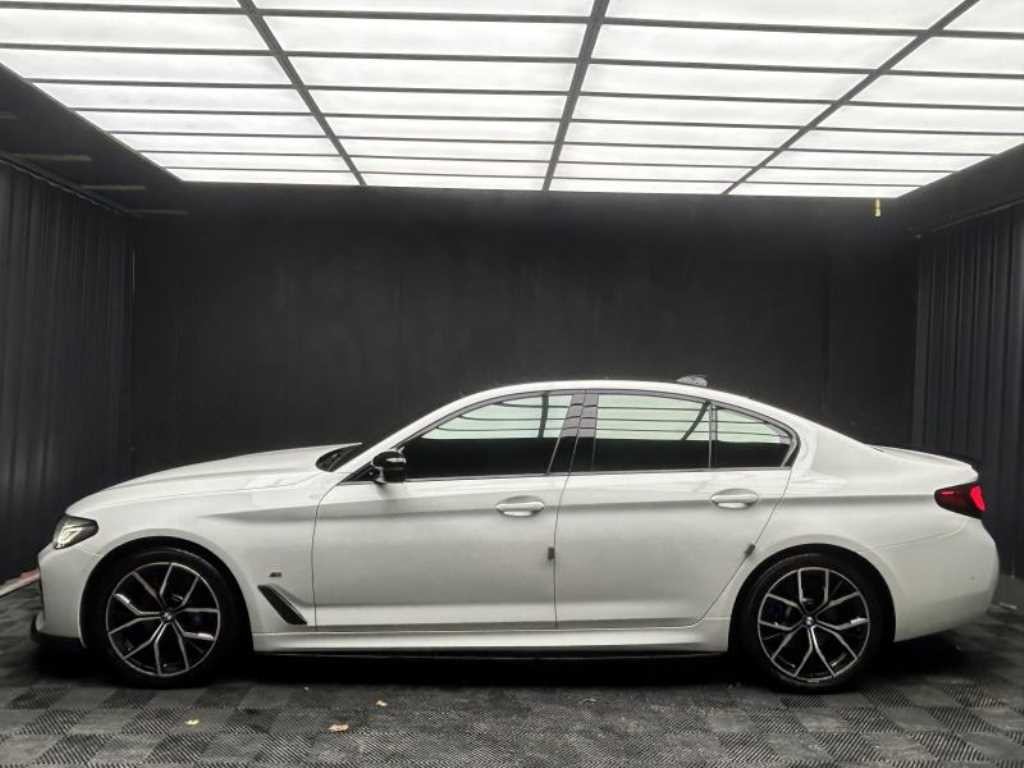 BMW 5시리즈 5시리즈 (G30) 530i M 스포츠 이미지 2
