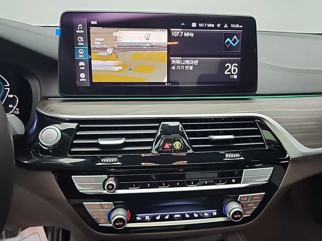 BMW 5시리즈 5시리즈 (G30) 530e M 스포츠 이미지 10