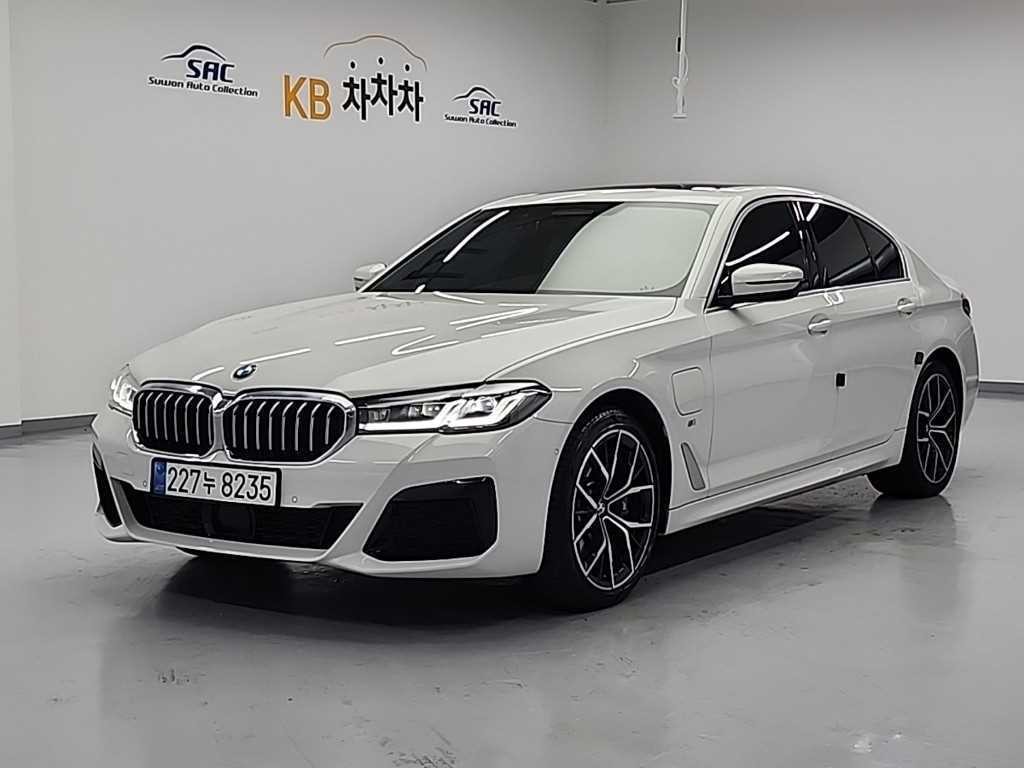 BMW 5시리즈 5시리즈 (G30) 530e M 스포츠 이미지 2