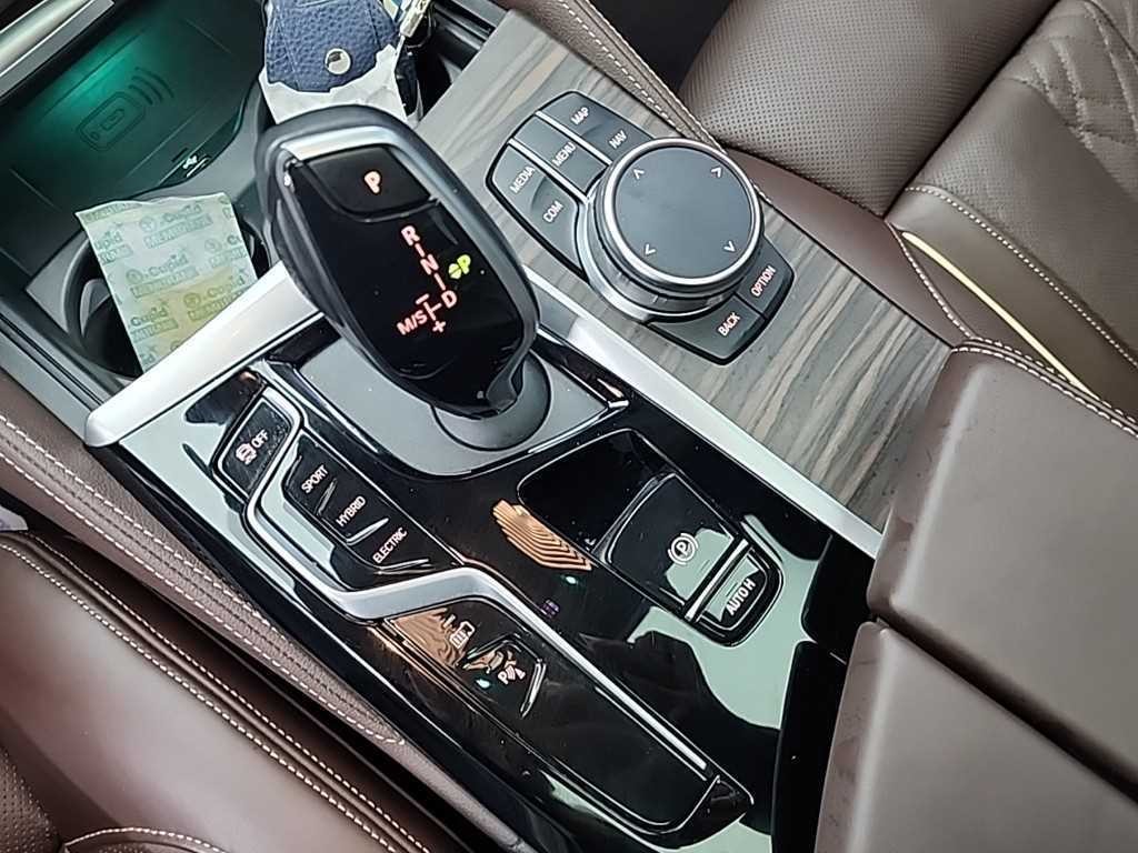 BMW 5시리즈 5시리즈 (G30) 530e M 스포츠 이미지 8