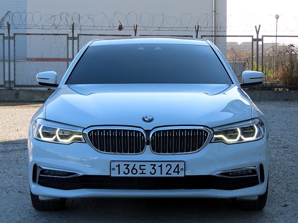 BMW 5시리즈 5시리즈 (G30) 530i xDrive 럭셔리 플러스 이미지 1