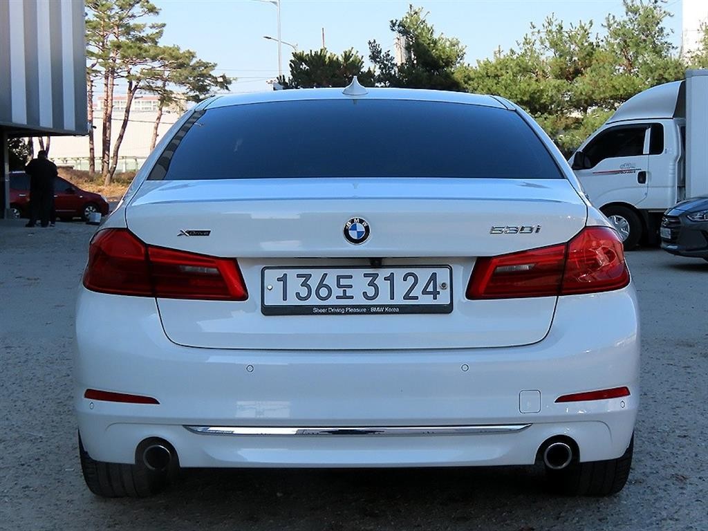 BMW 5시리즈 5시리즈 (G30) 530i xDrive 럭셔리 플러스 이미지 4