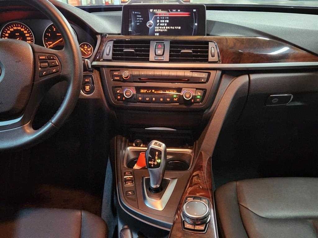 BMW 그란투리스모 3시리즈 GT (F34) GT 320D 이미지 12