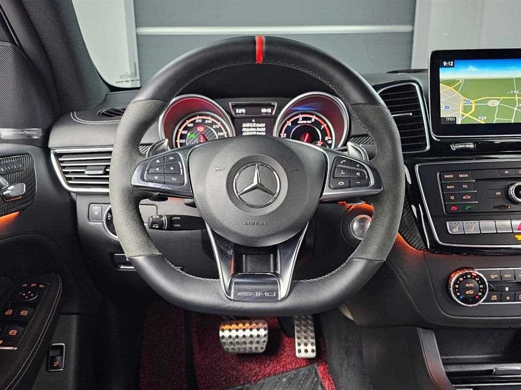벤츠 GLE 클래스 GLE 클래스 W166 GLE 63 AMG S 4MATIC 쿠페 이미지 14