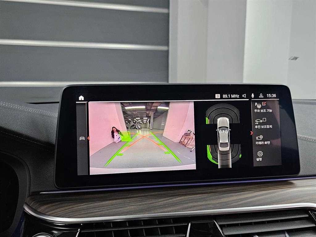 BMW 5시리즈 5시리즈 (G30) 523d xDrive 럭셔리 이미지 15