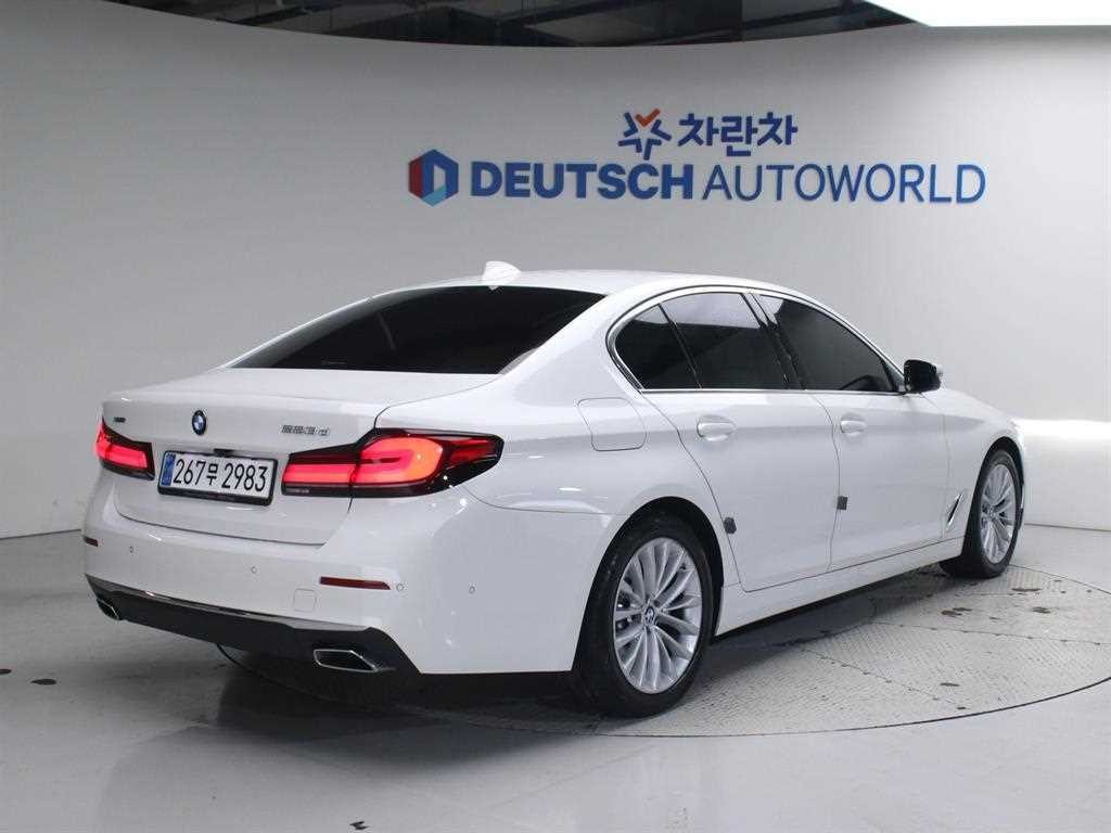 BMW 5시리즈 5시리즈 (G30) 523d xDrive 럭셔리 이미지 2