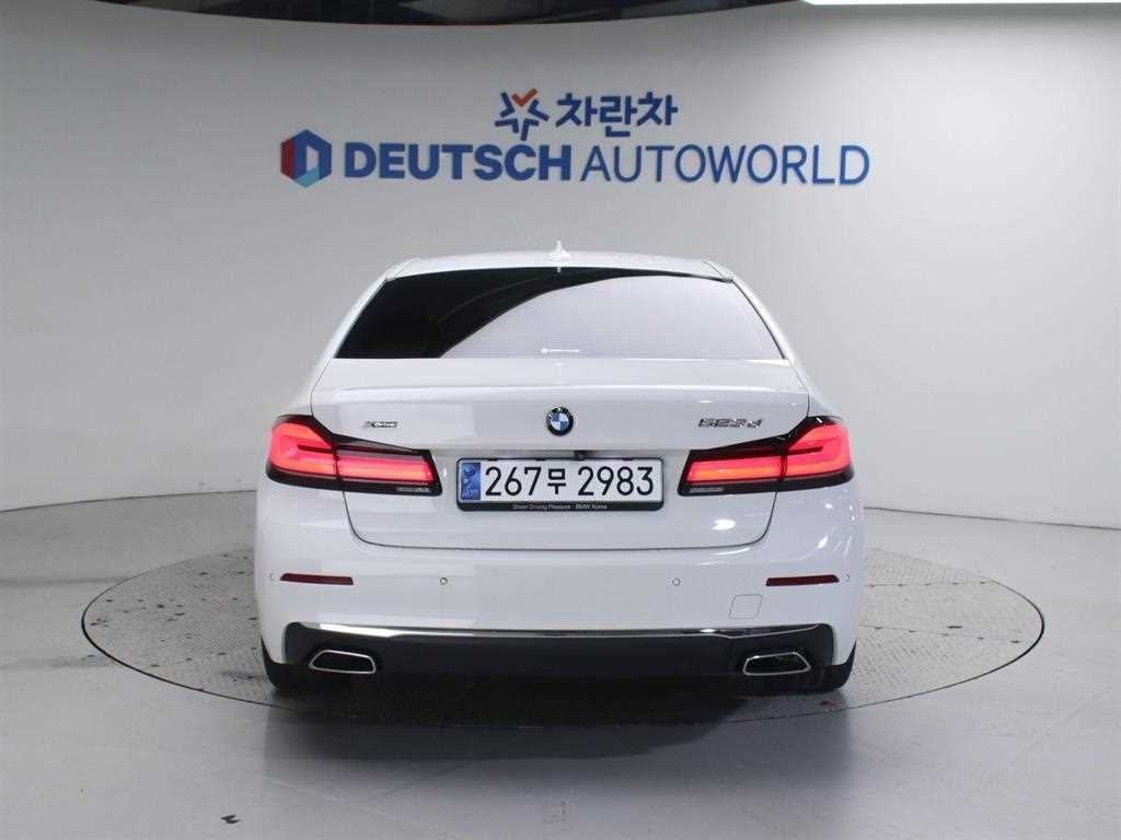 BMW 5시리즈 5시리즈 (G30) 523d xDrive 럭셔리 이미지 4
