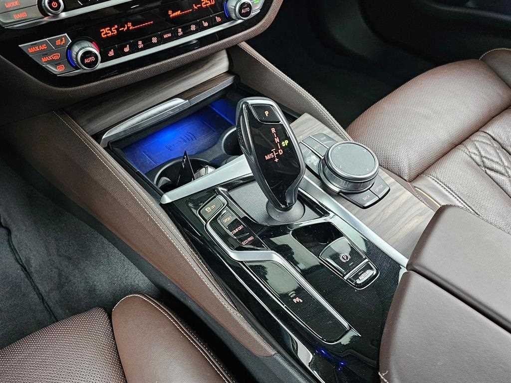 BMW 5시리즈 5시리즈 (G30) 523d xDrive 럭셔리 이미지 9