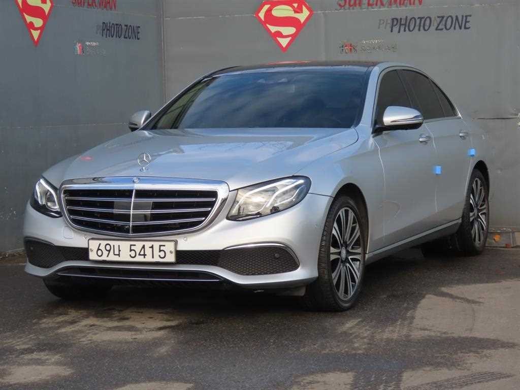 벤츠 E 클래스 E-클래스 W213 E400 4MATIC 익스클루시브 이미지 1