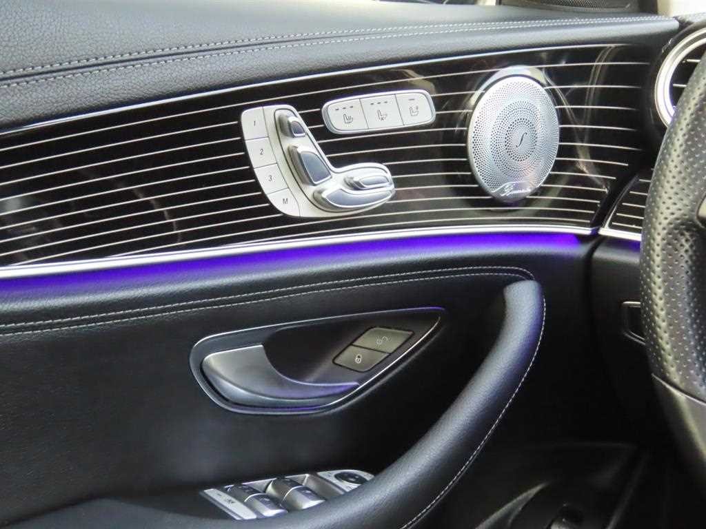 벤츠 E 클래스 E-클래스 W213 E400 4MATIC 익스클루시브 이미지 10