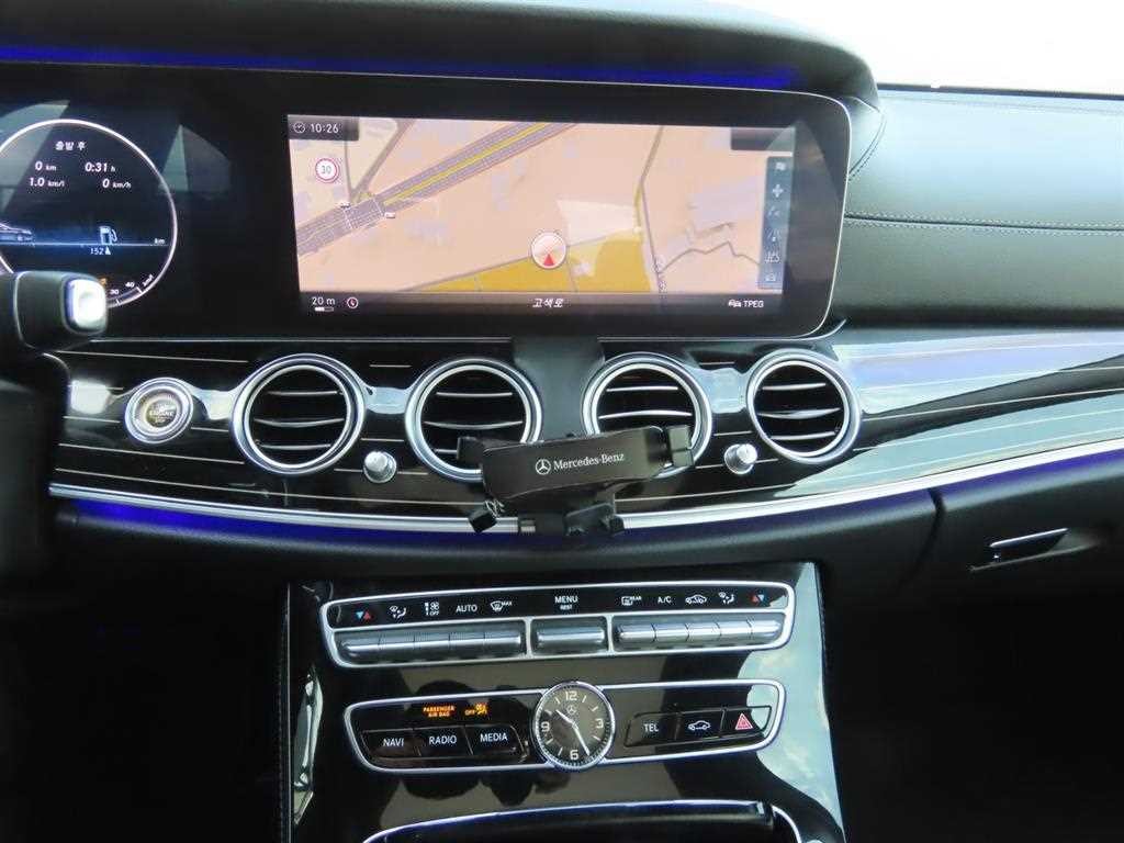 벤츠 E 클래스 E-클래스 W213 E400 4MATIC 익스클루시브 이미지 14