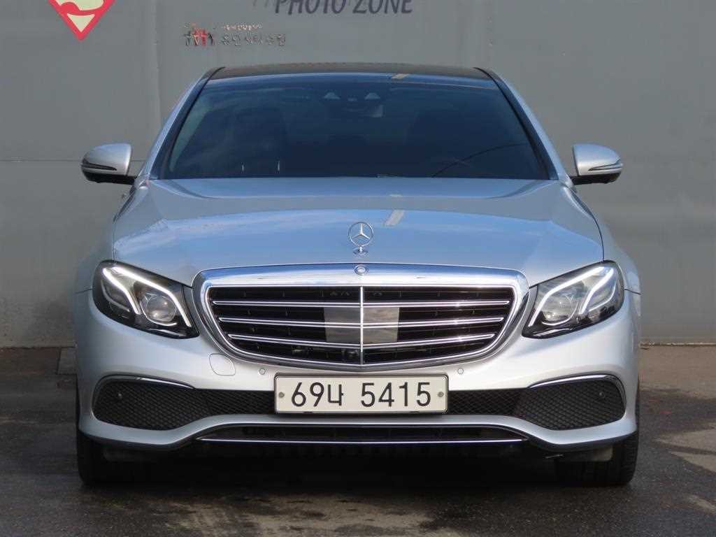 벤츠 E 클래스 E-클래스 W213 E400 4MATIC 익스클루시브 이미지 2