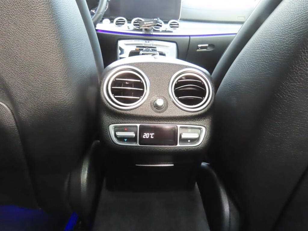 벤츠 E 클래스 E-클래스 W213 E400 4MATIC 익스클루시브 이미지 7
