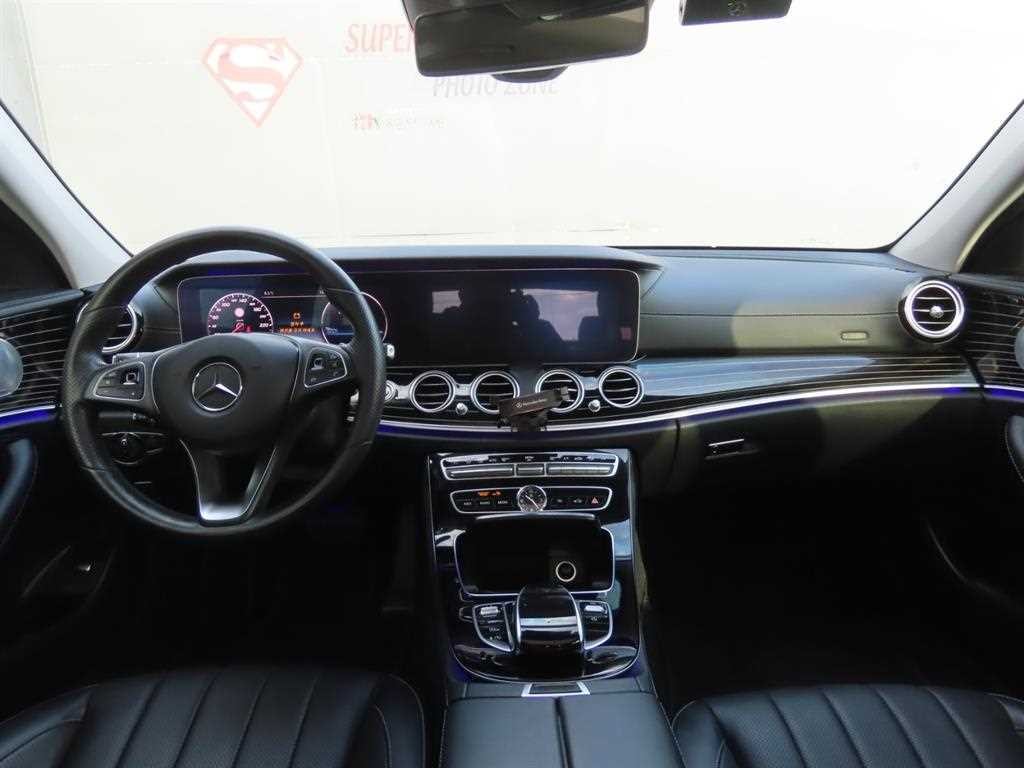 벤츠 E 클래스 E-클래스 W213 E400 4MATIC 익스클루시브 이미지 8