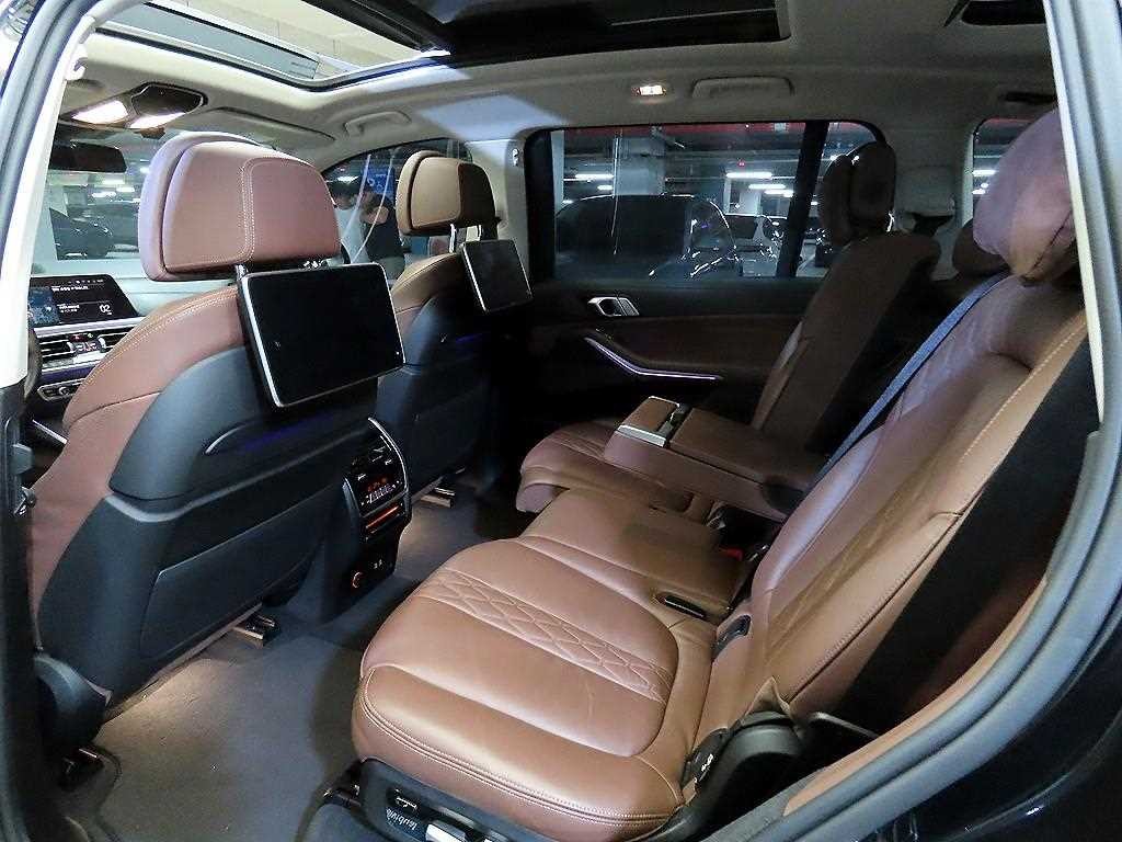 BMW X7 X7 (G07) xDrive 40d 디자인 퓨어 엑셀런스 7인승 이미지 7