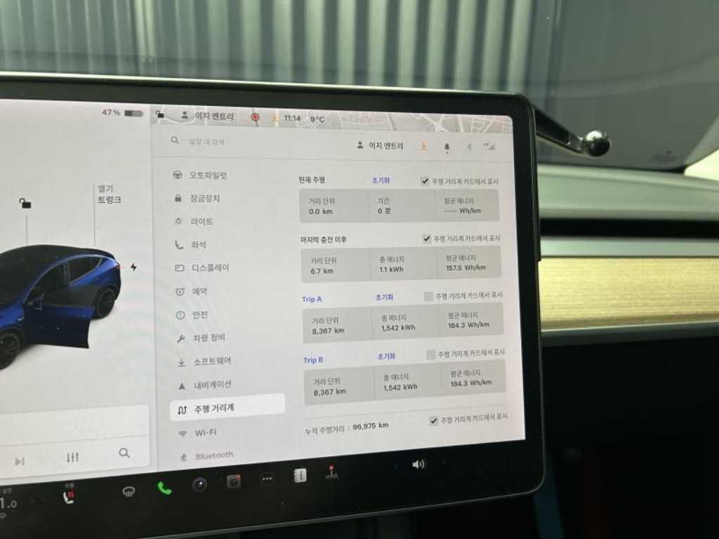 테슬라 모델 Y 퍼포먼스 이미지 13