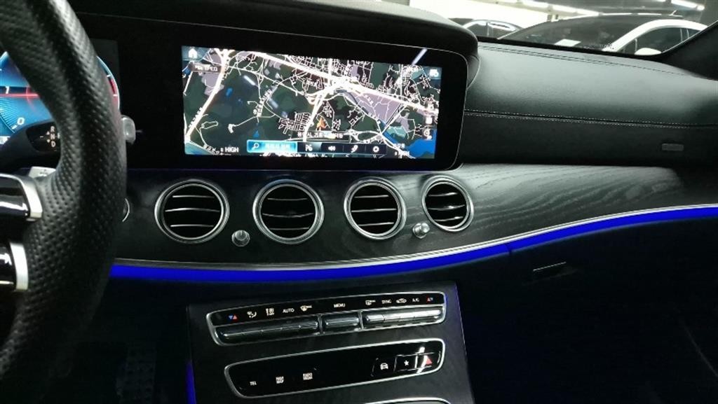 벤츠 E 클래스 E-클래스 W213 E220d 4MATIC AMG라인 이미지 13